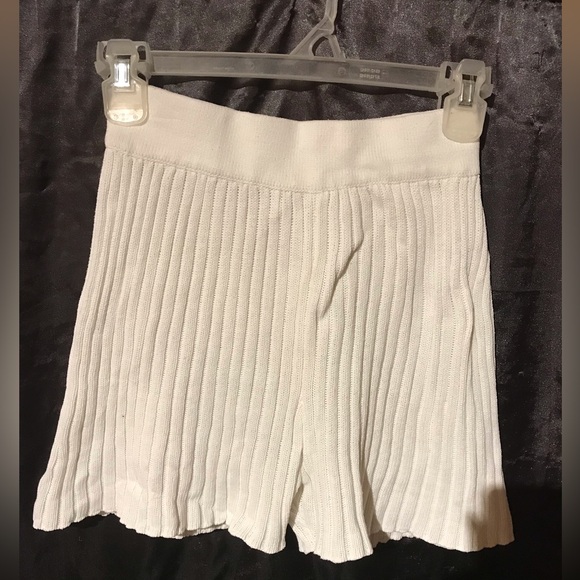 Araminta James - Picture 7 of 7